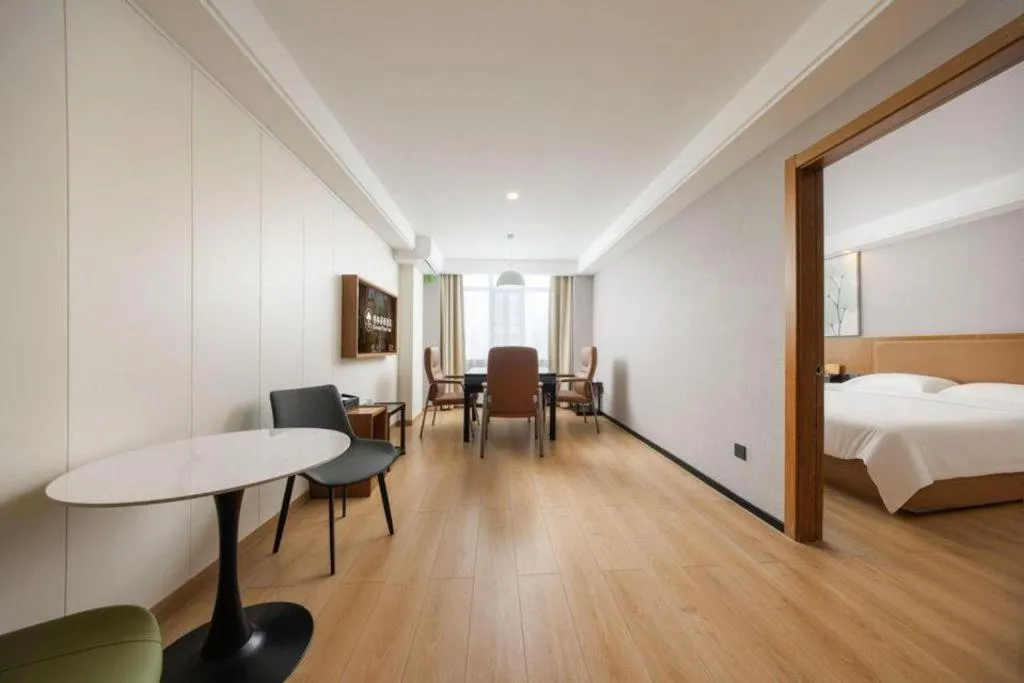 Bed in GreenTree Inn Haikou City Wuzhishan Road