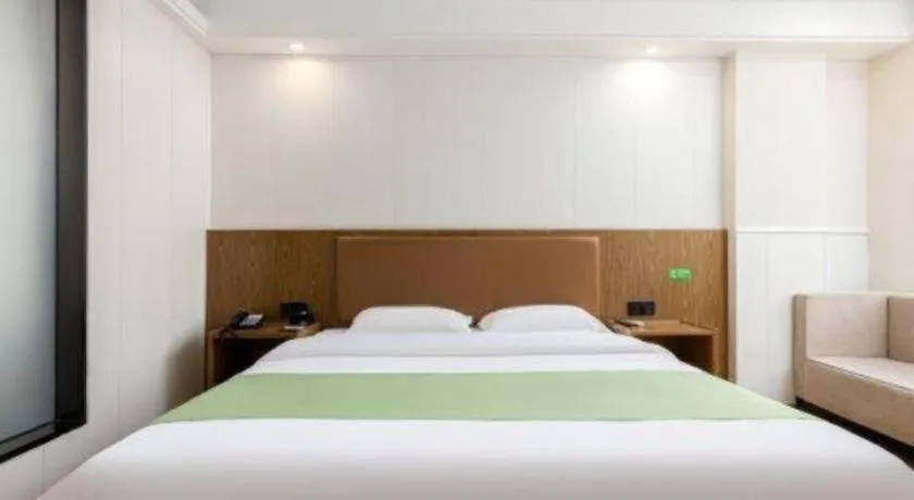Bed in GreenTree Inn Haikou City Wuzhishan Road