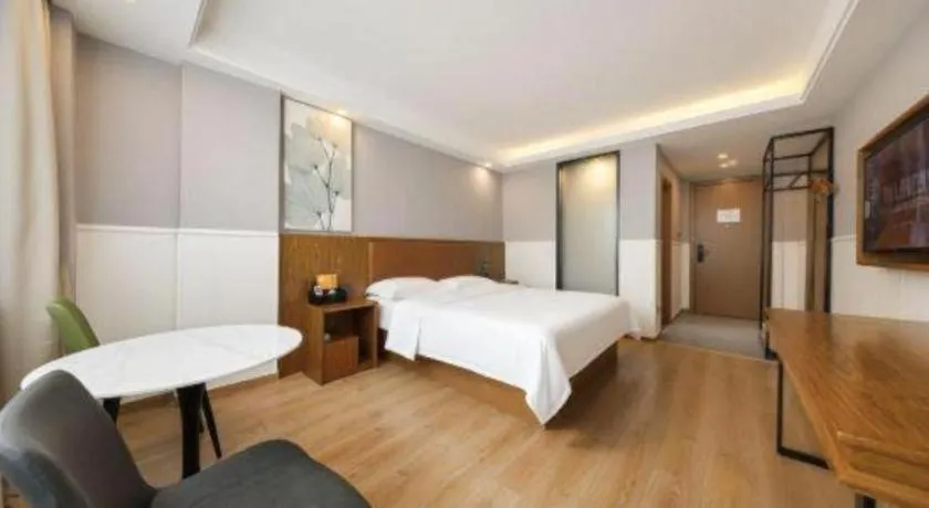 Bed in GreenTree Inn Haikou City Wuzhishan Road