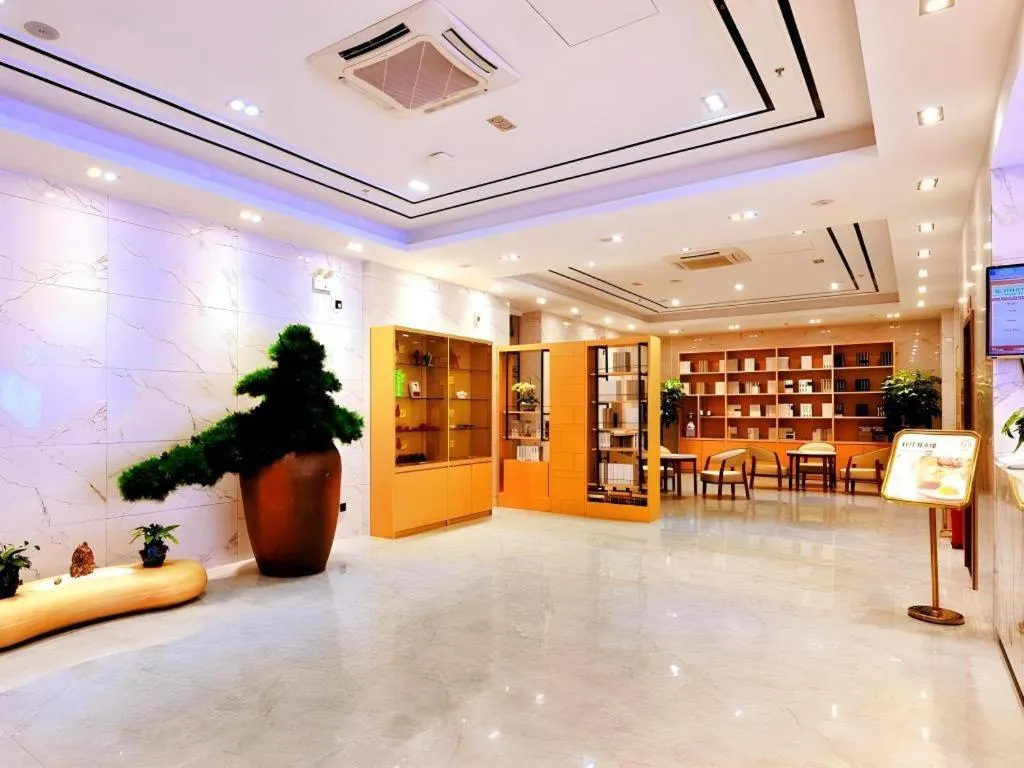 GreenTree Inn Haikou City Wuzhishan Road