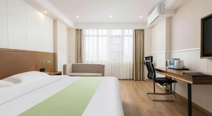 Bed in GreenTree Inn Haikou City Wuzhishan Road