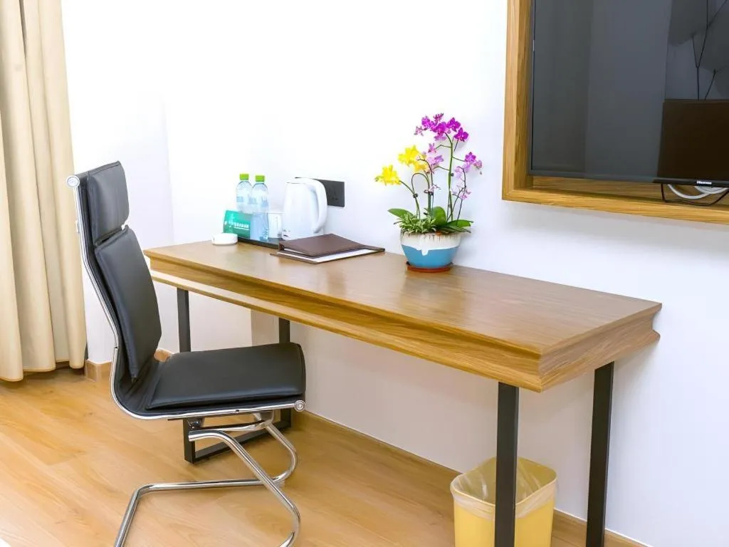 GreenTree Inn Haikou City Wuzhishan Road