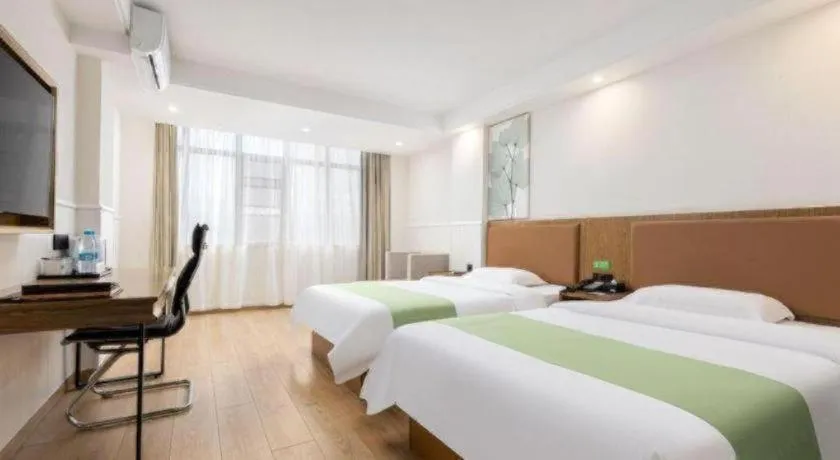 Bed in GreenTree Inn Haikou City Wuzhishan Road