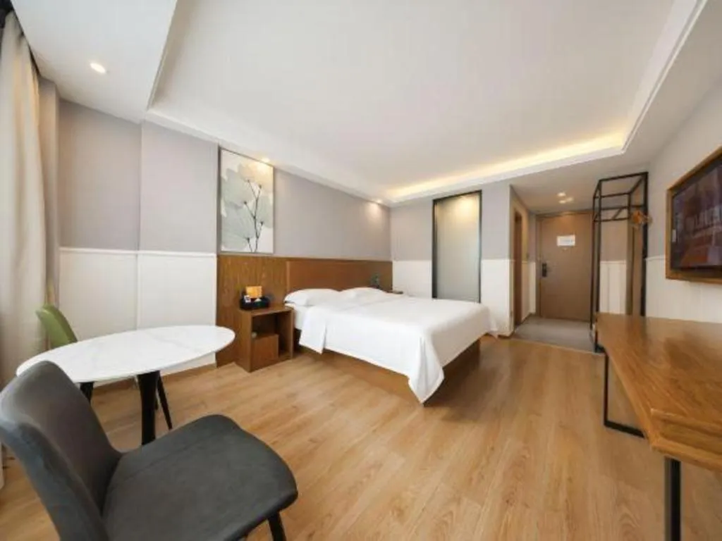 Bed in GreenTree Inn Haikou City Wuzhishan Road