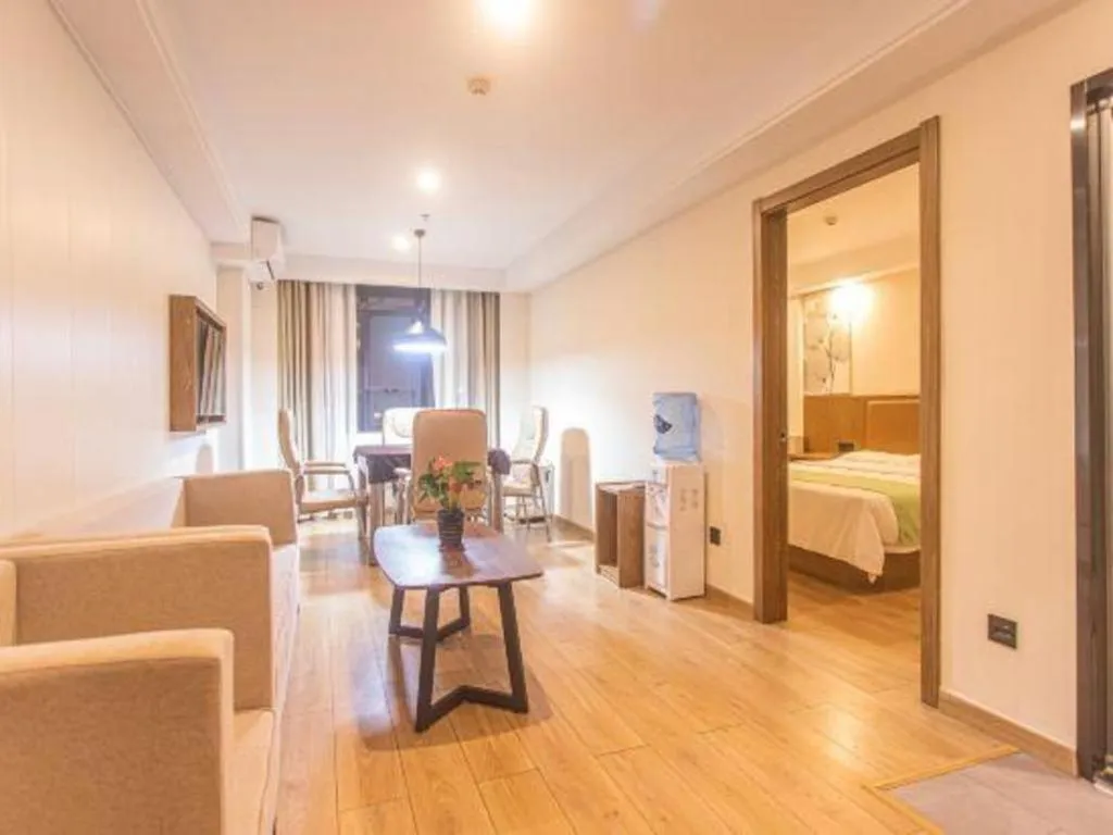 Bed in GreenTree Inn Haikou City Wuzhishan Road