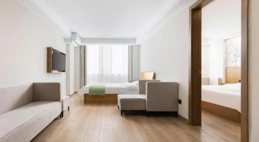 Bed in GreenTree Inn Haikou City Wuzhishan Road