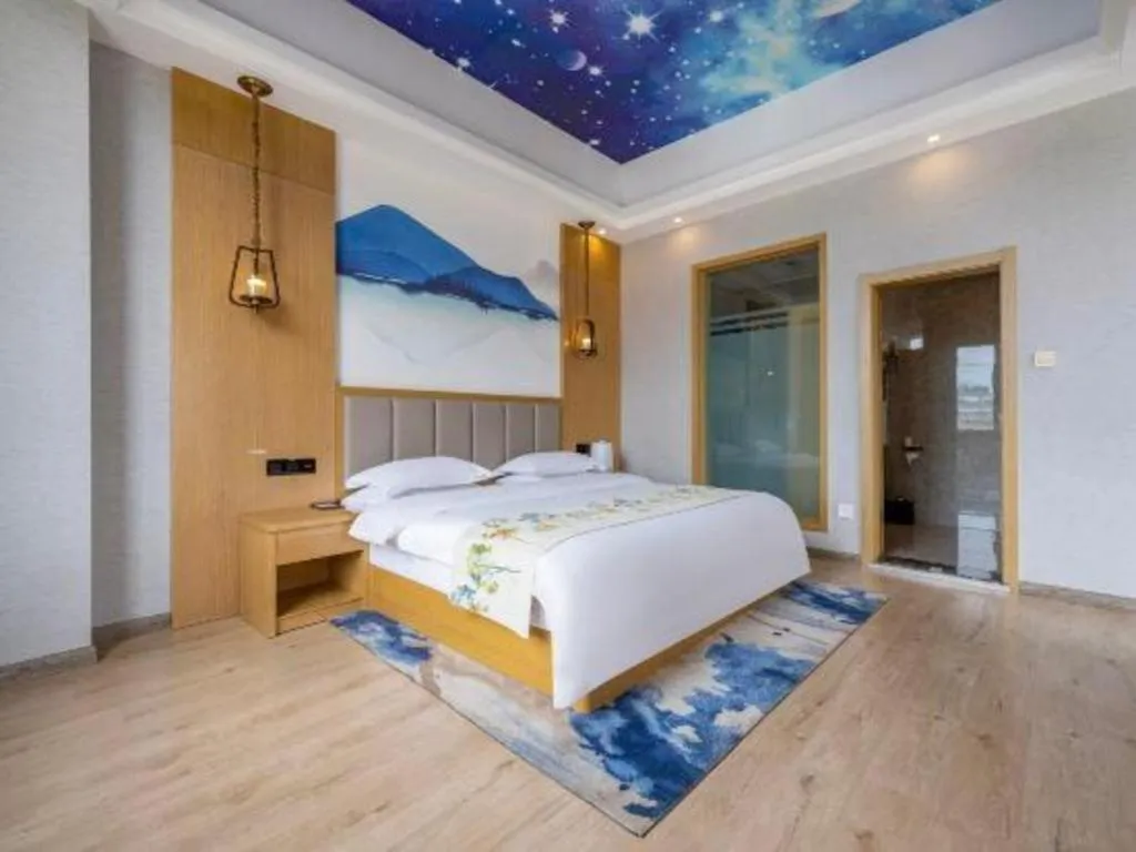 Bed in VX Dali Erhai Park Seascape Hotel