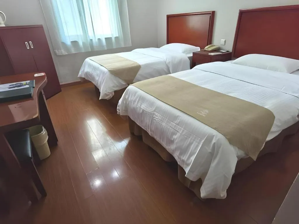 Bed in GreenTree Inn Chongqing Longhu Times Tianjie Xietaizi Metro Station