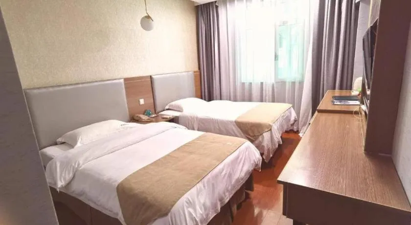 Bed in GreenTree Inn Chongqing Longhu Times Tianjie Xietaizi Metro Station