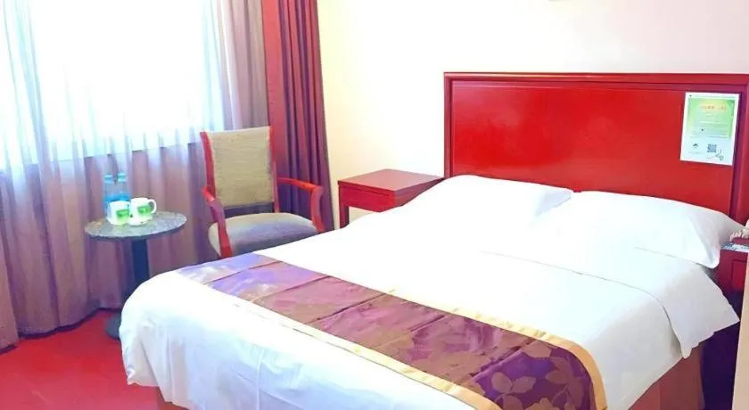 Bed in GreenTree Inn Chongqing Longhu Times Tianjie Xietaizi Metro Station