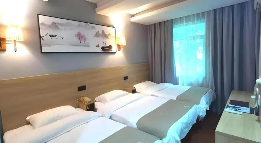 Bed in GreenTree Inn Chongqing Longhu Times Tianjie Xietaizi Metro Station