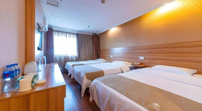 Bed in GreenTree Inn Chongqing Longhu Times Tianjie Xietaizi Metro Station