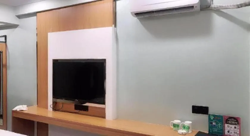 GreenTree Inn Chongqing Longhu Times Tianjie Xietaizi Metro Station