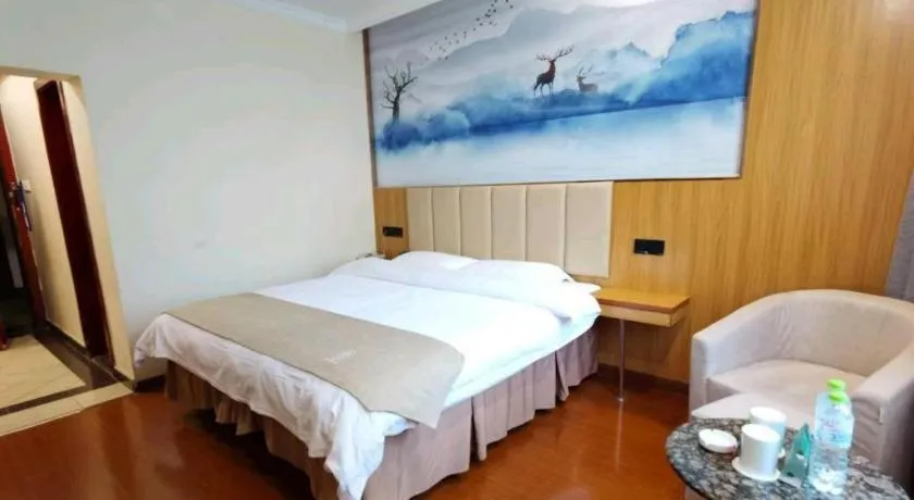 Bed in GreenTree Inn Chongqing Longhu Times Tianjie Xietaizi Metro Station