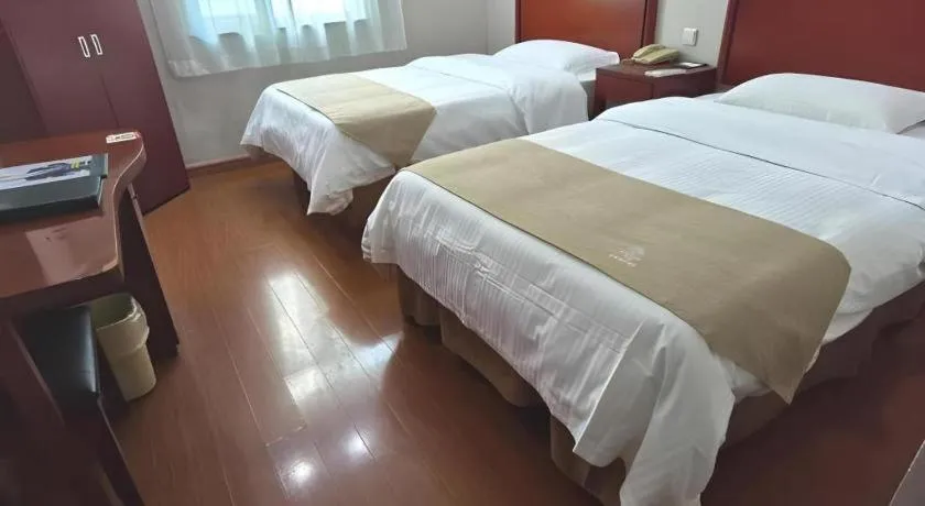 Bed in GreenTree Inn Chongqing Longhu Times Tianjie Xietaizi Metro Station