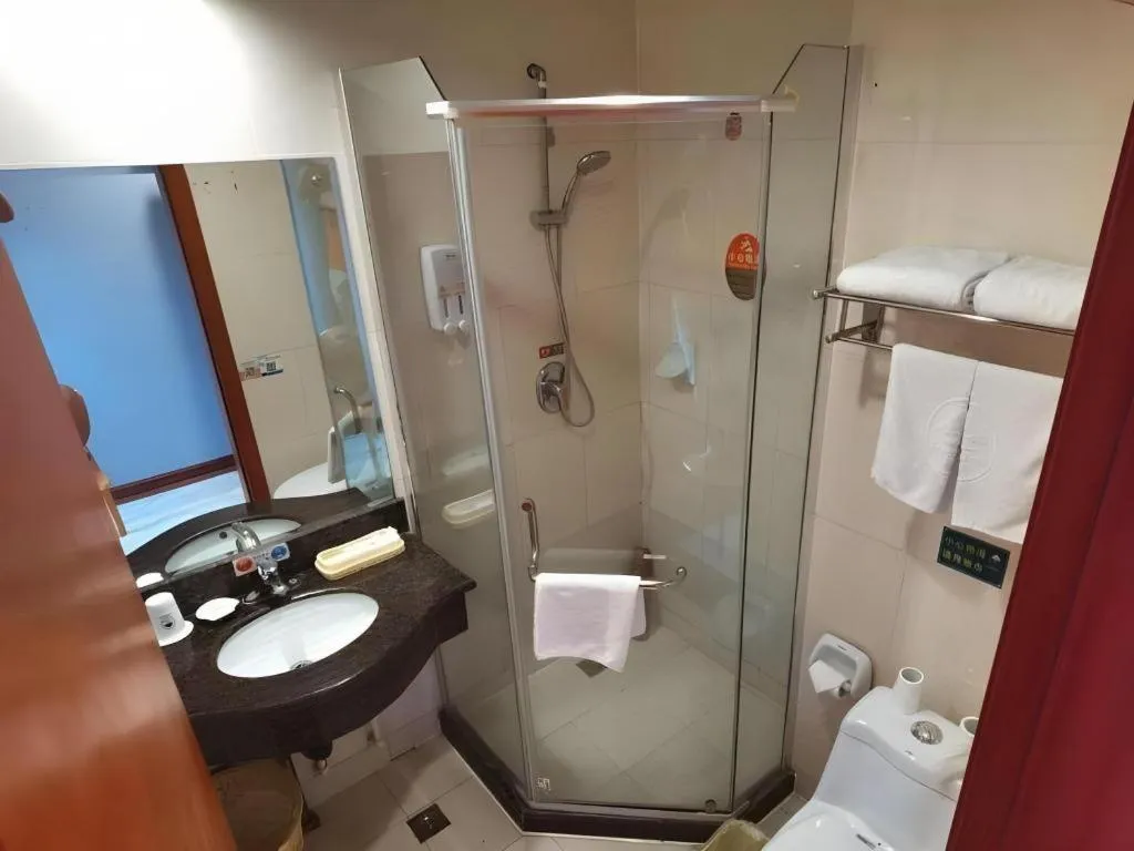 GreenTree Inn Chongqing Longhu Times Tianjie Xietaizi Metro Station