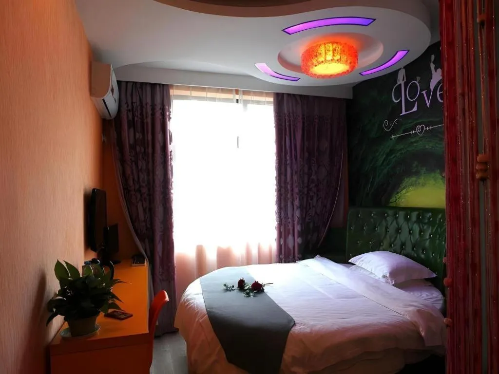 Bed in Shell Ganzhou Central Theme Hotel