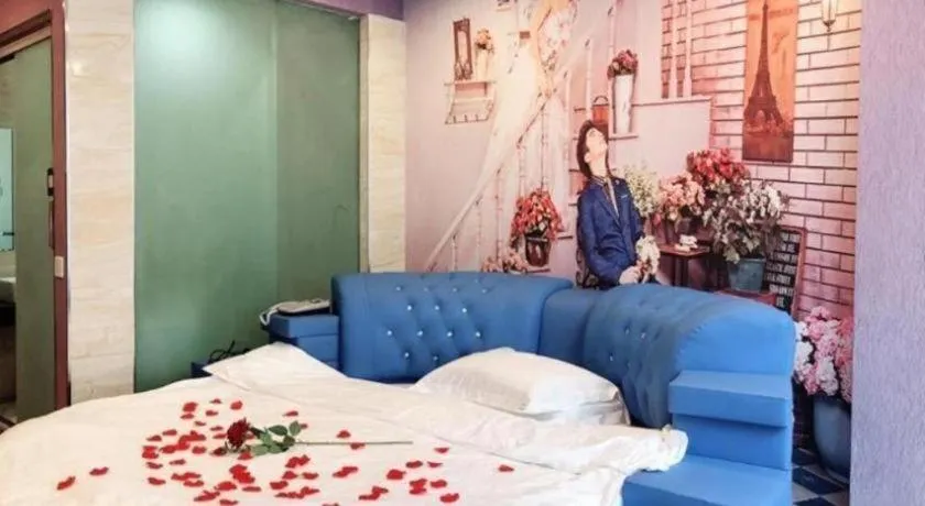 Bed in Shell Ganzhou Central Theme Hotel