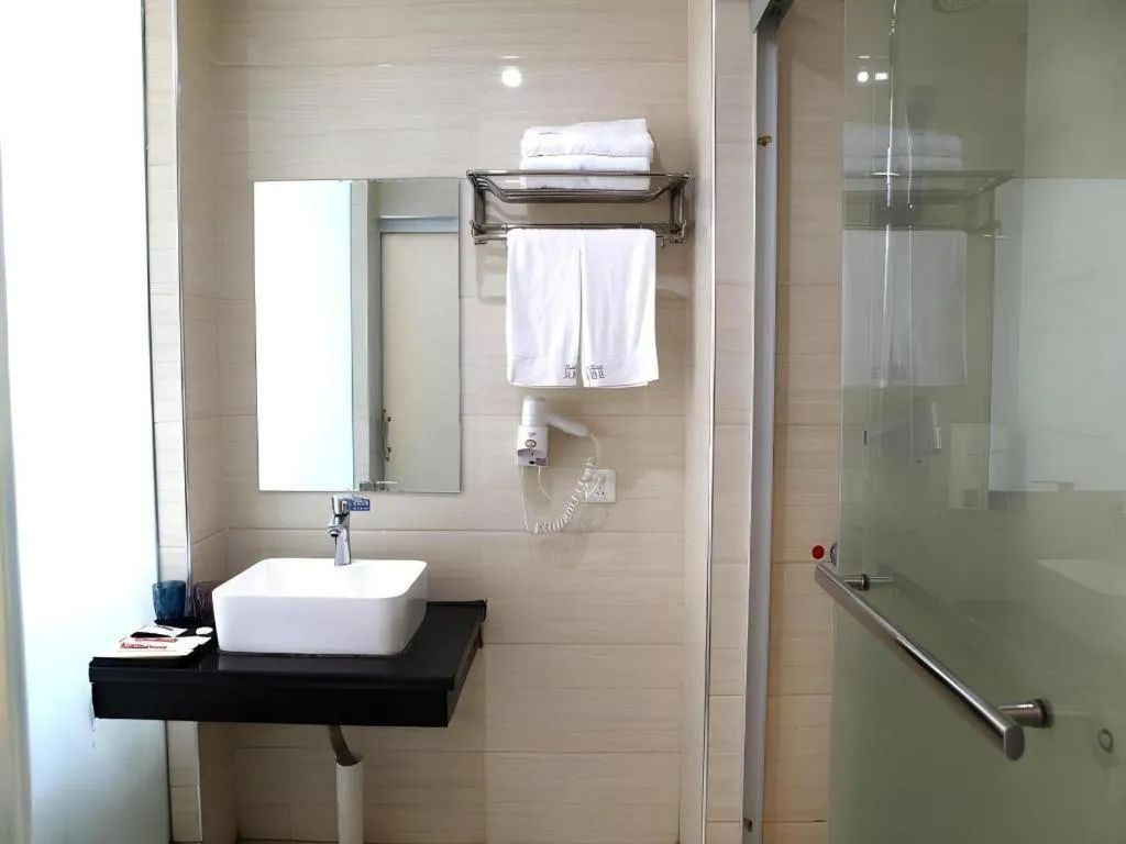 Shell Ganzhou Central Theme Hotel