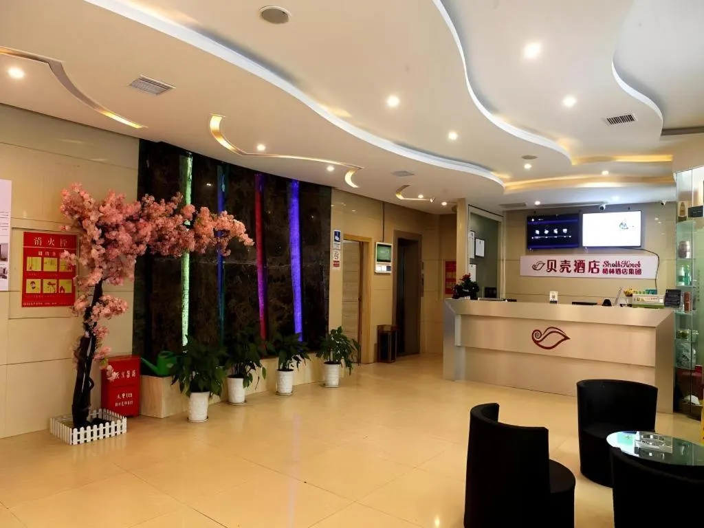 Shell Ganzhou Central Theme Hotel