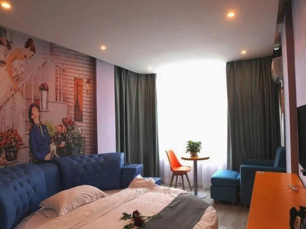 Bed in Shell Ganzhou Central Theme Hotel