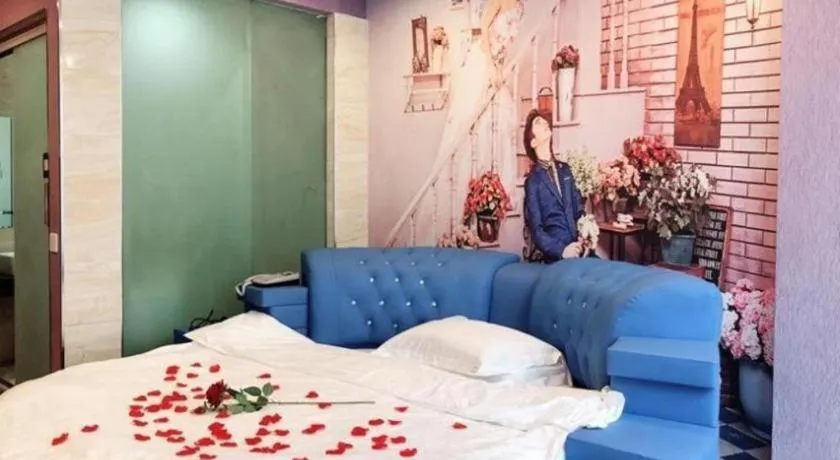 Bed in Shell Ganzhou Central Theme Hotel