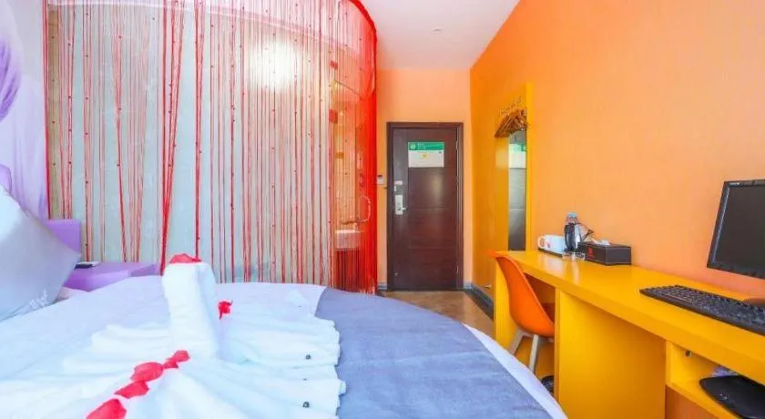 Bed in Shell Ganzhou Central Theme Hotel