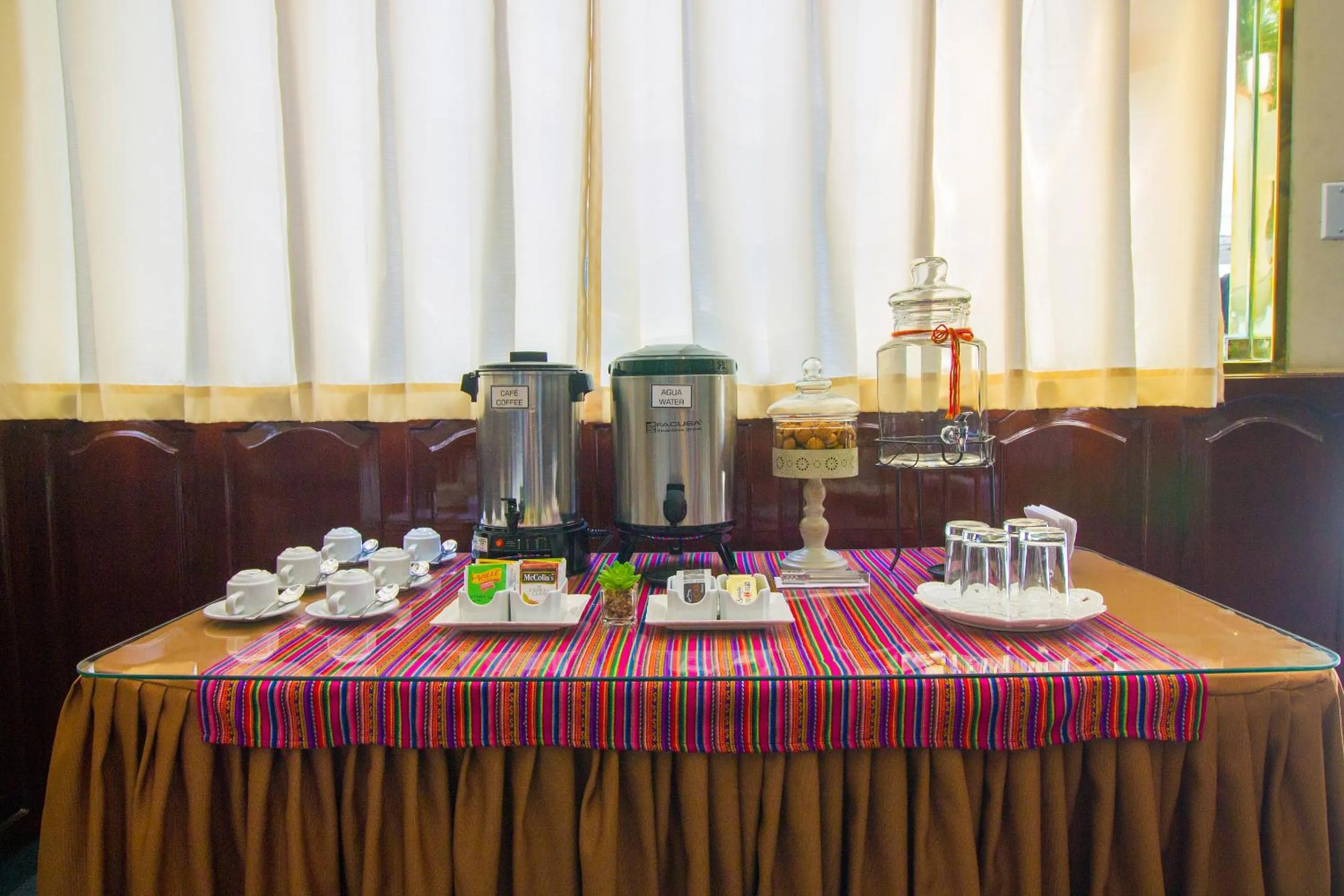 Coffee/tea facilities in Hotel Lexus