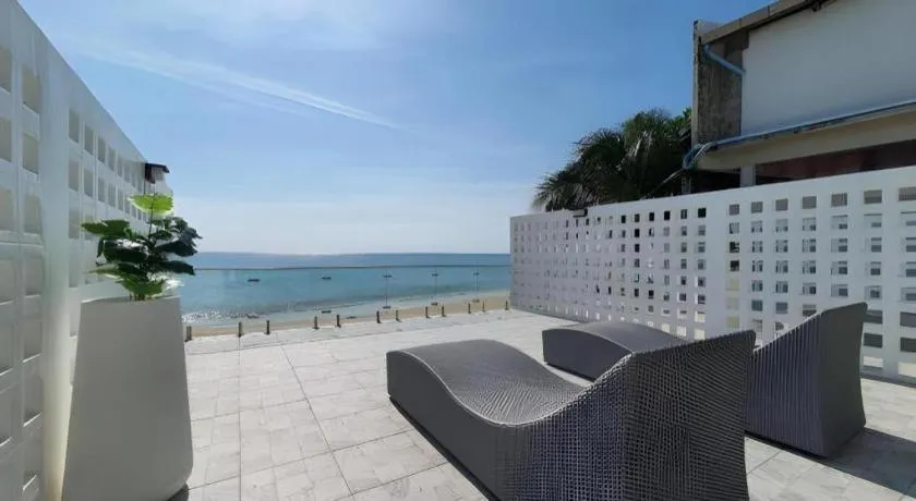 Rattana Pura Beach Resort