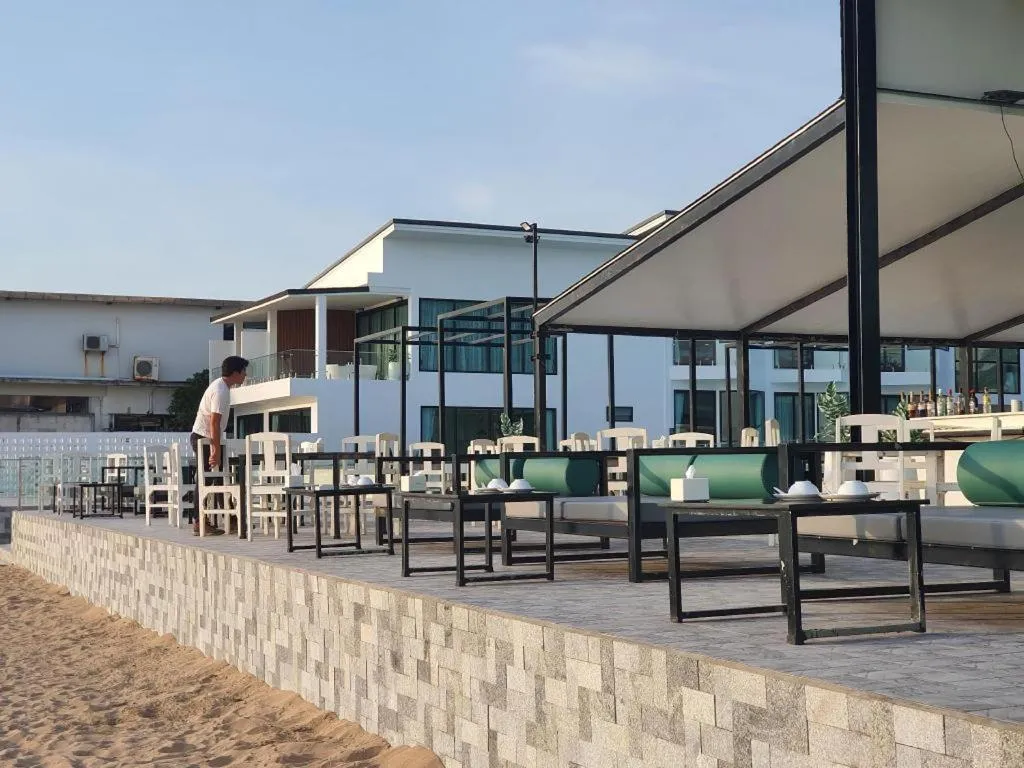 Rattana Pura Beach Resort