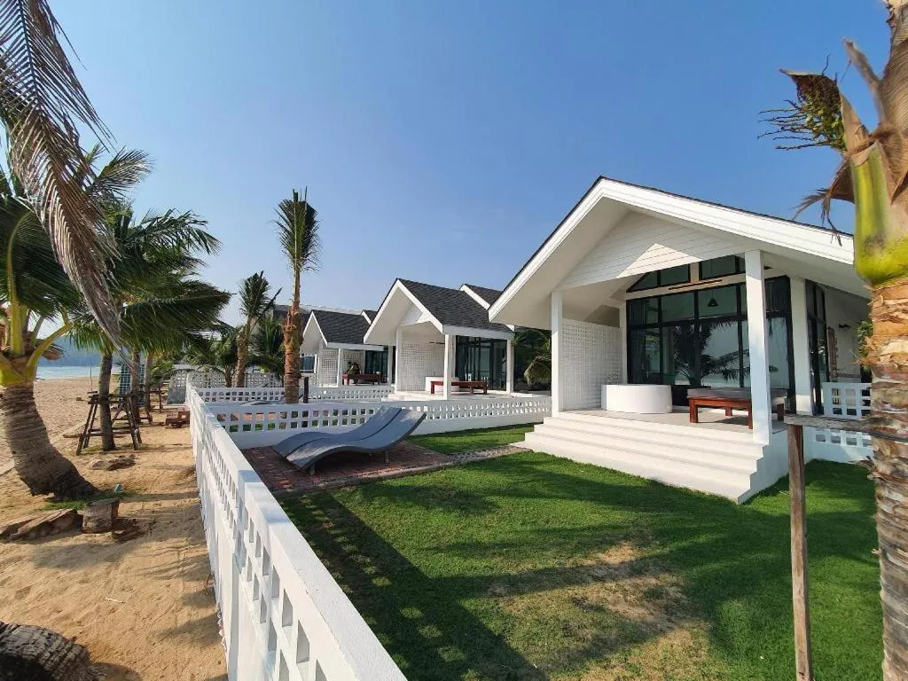 Rattana Pura Beach Resort