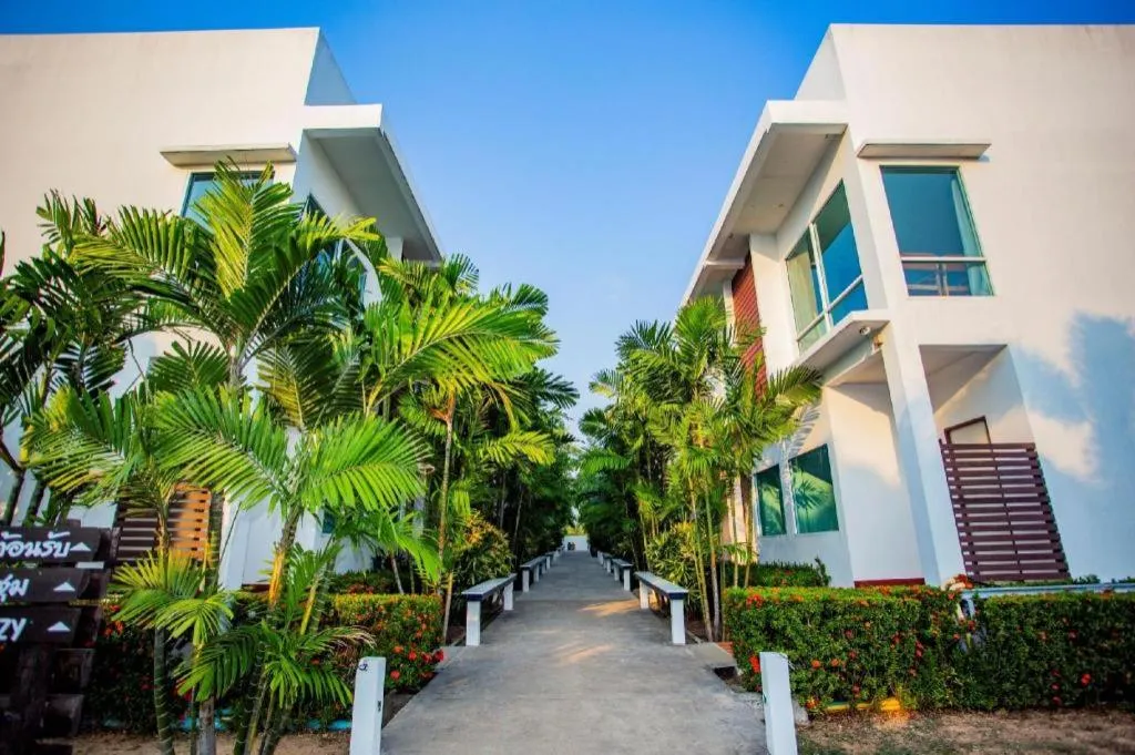 Rattana Pura Beach Resort