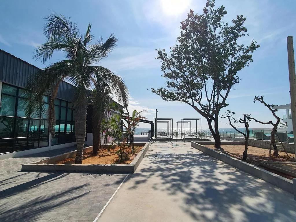 Rattana Pura Beach Resort