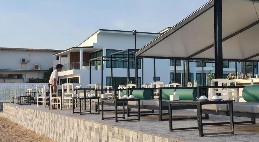 Rattana Pura Beach Resort