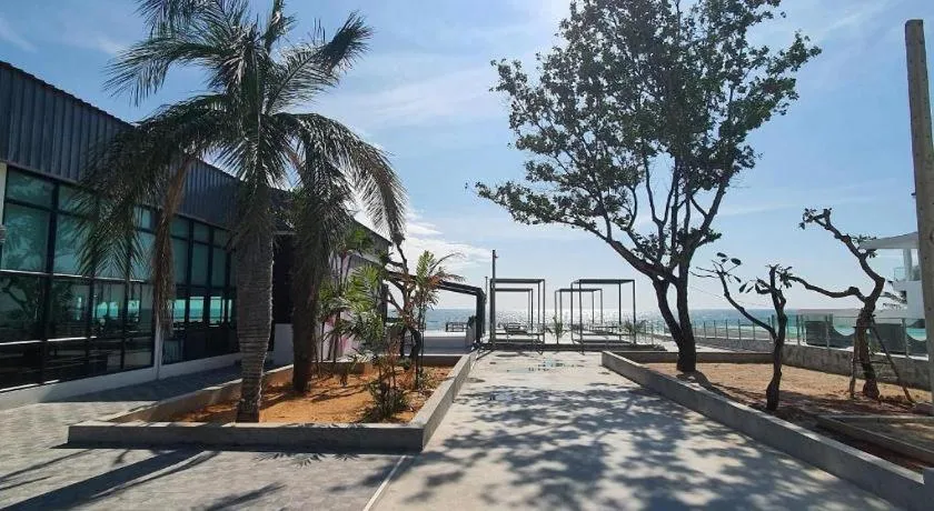 Rattana Pura Beach Resort