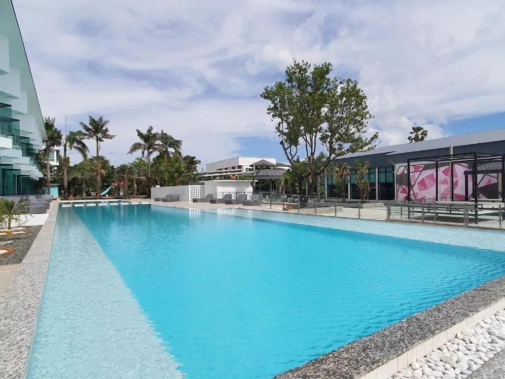 Rattana Pura Beach Resort