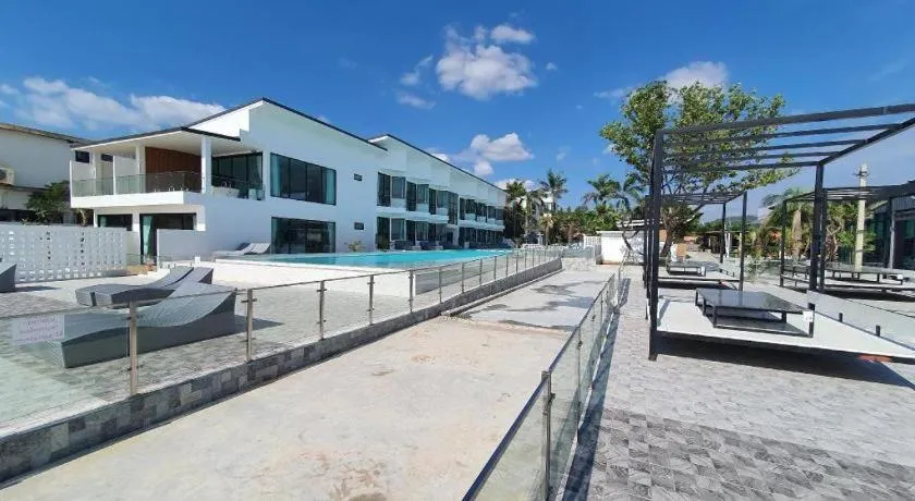 Rattana Pura Beach Resort