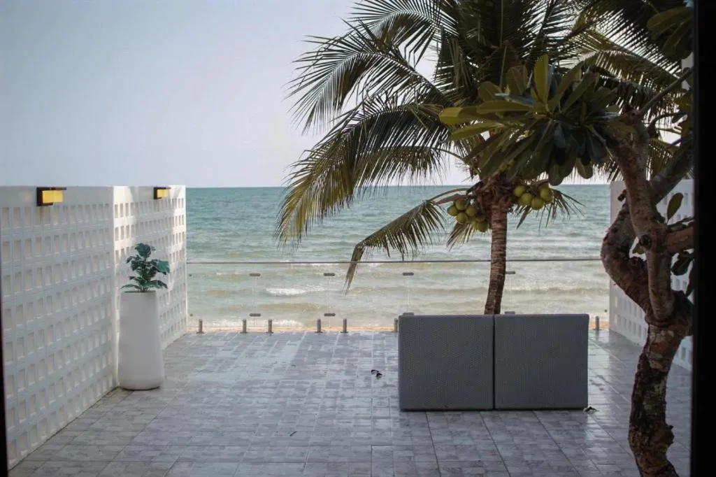 Rattana Pura Beach Resort