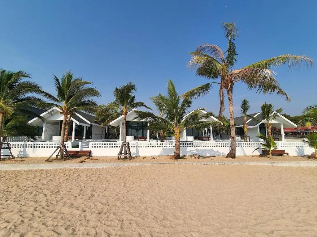Rattana Pura Beach Resort