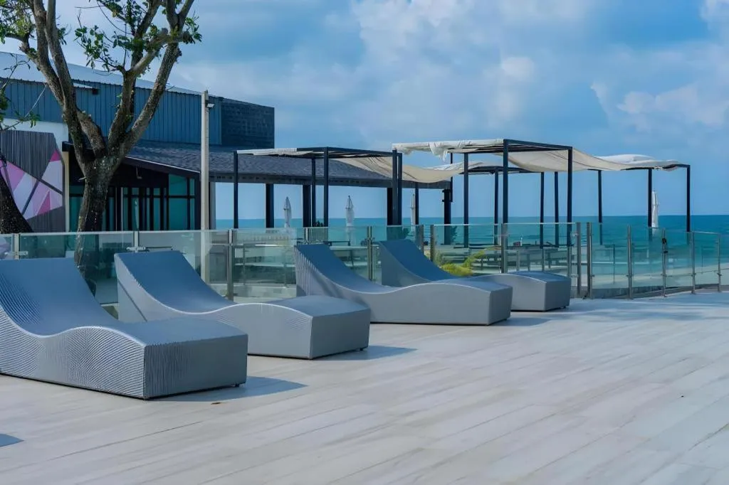 Rattana Pura Beach Resort