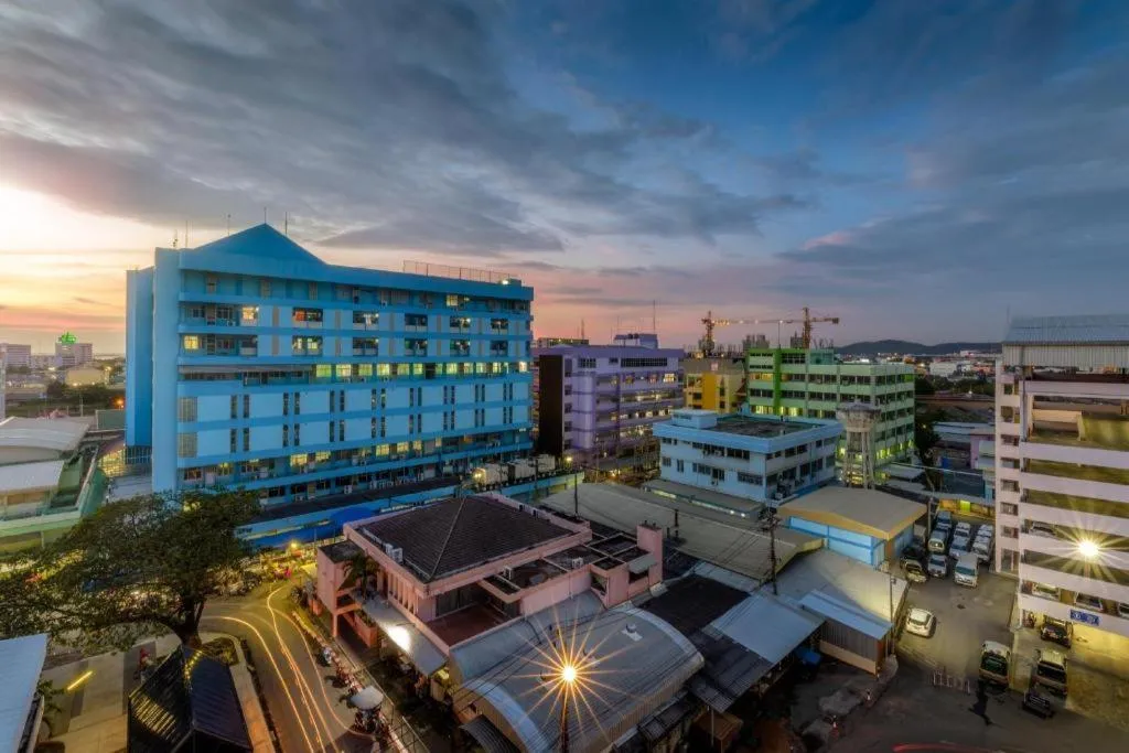 Super OYO 662 Malee Bunga Hotel