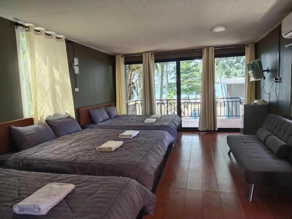 Bed in Hat yao Seaview Beach Room