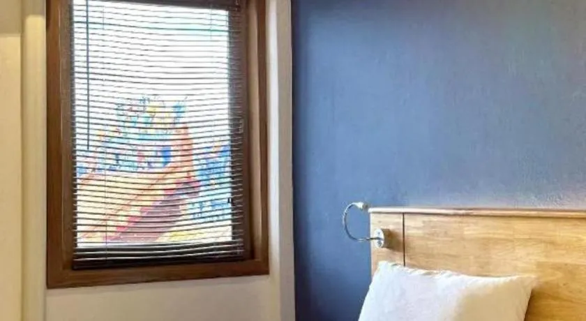 Bed in Need a Nap Hostel Phrae