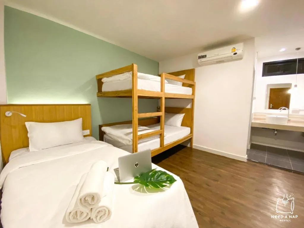 Bed in Need a Nap Hostel Phrae