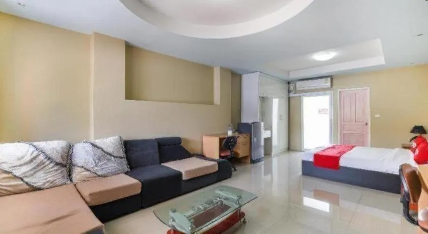 Bed in OYO 762 Chompoo