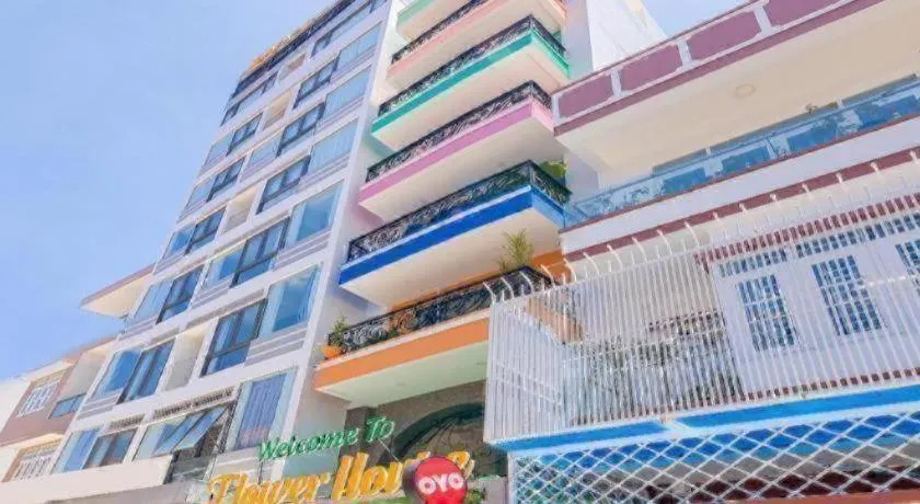 OYO 1028 Flower House Apartment