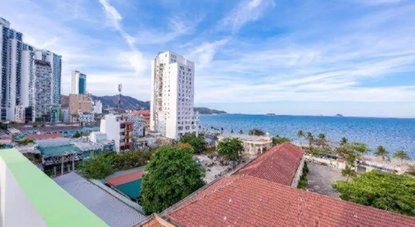 OYO 1028 Flower House Apartment