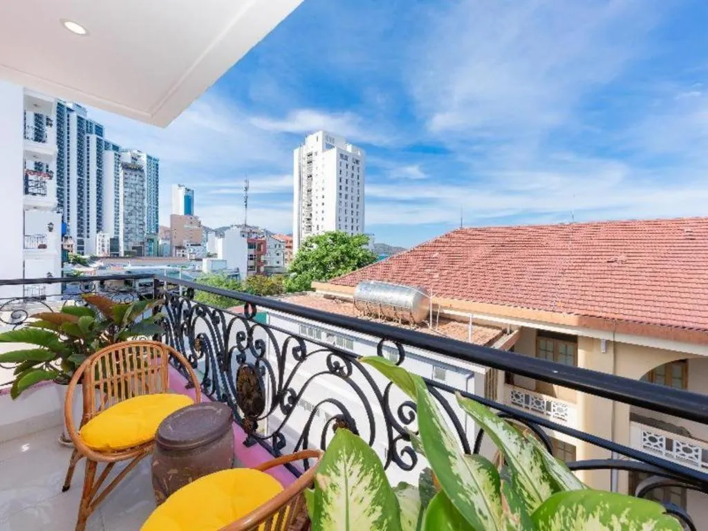 OYO 1028 Flower House Apartment