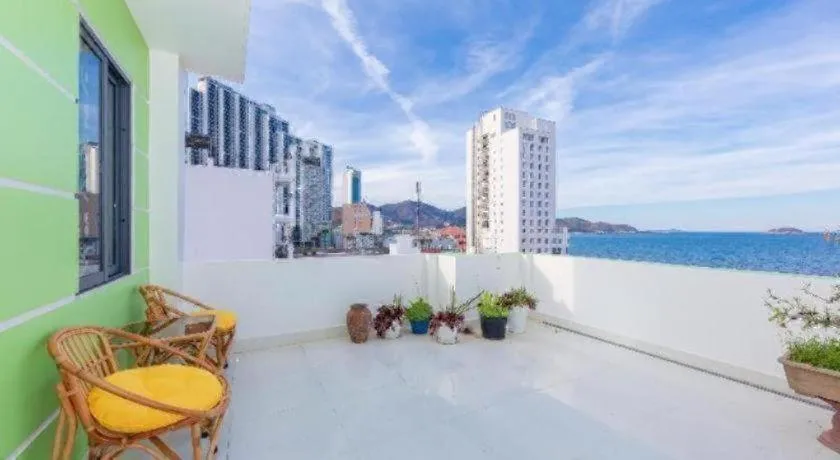 OYO 1028 Flower House Apartment