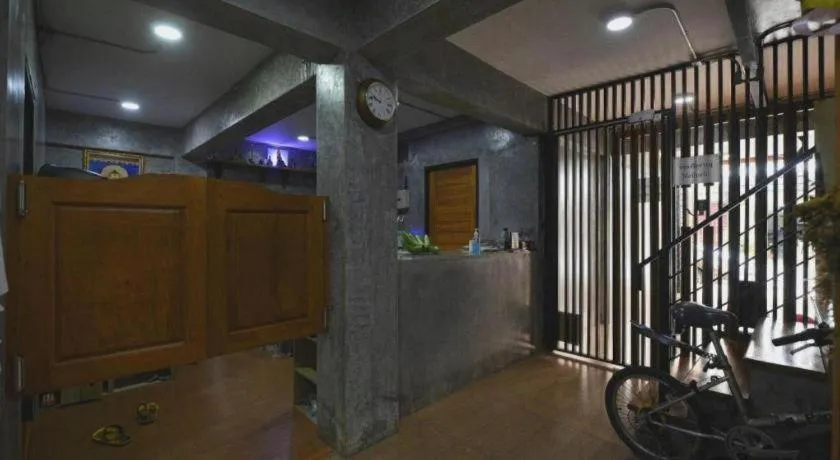 OYO 935 The Palm Apartment